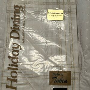 NWT 70” round Holiday Table Cloth